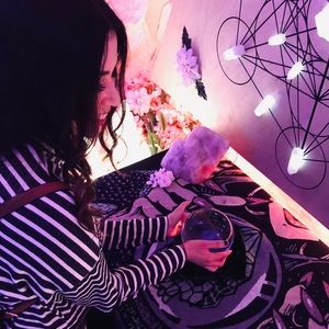 Meet your Posher, Elizabeth